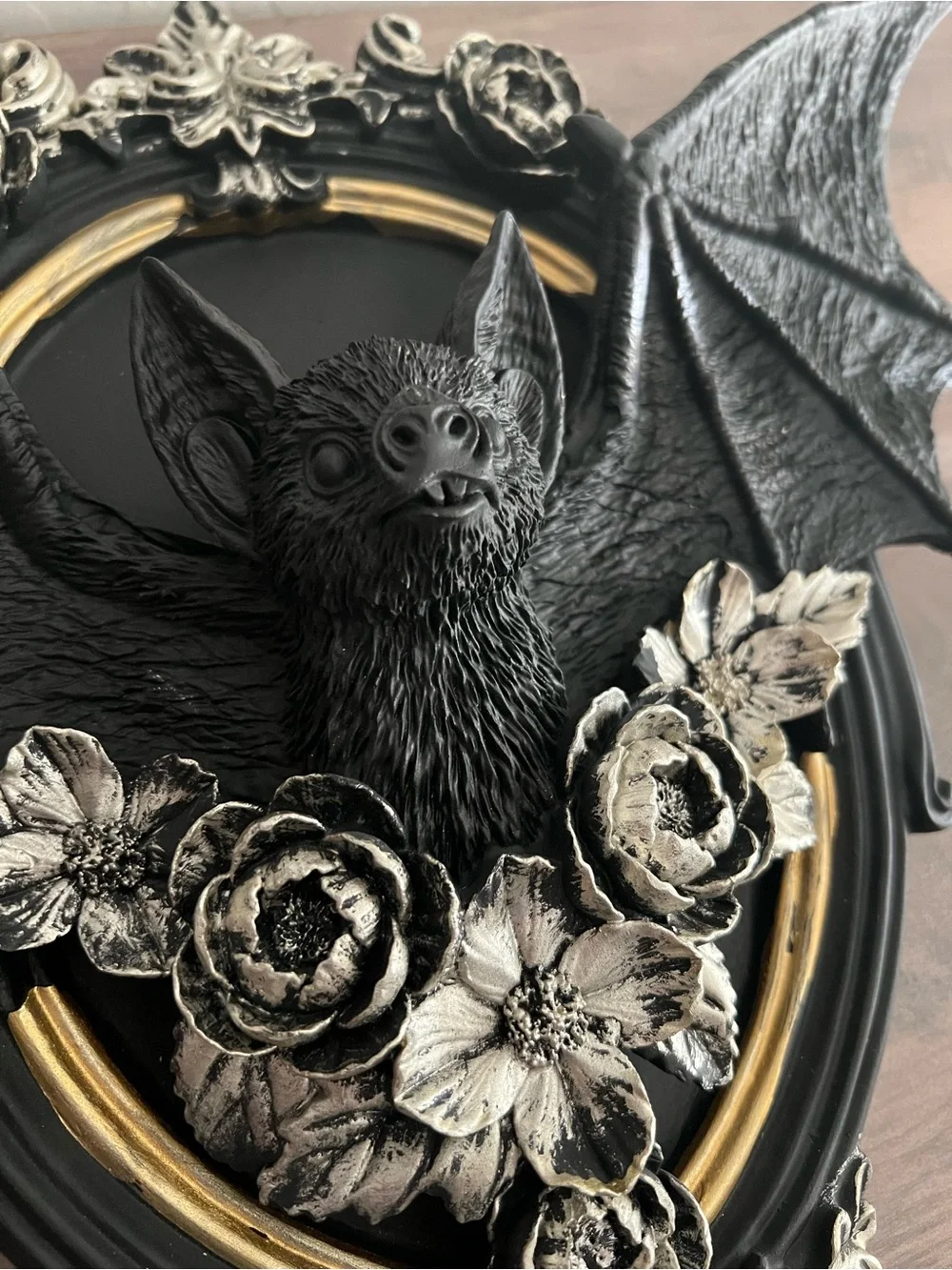 Black and Gold Bat Wall Plaque - Decorative Home Wall Decor Halloween